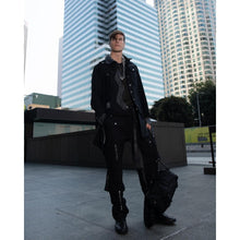 Load image into Gallery viewer, model wearing zig zip jacket